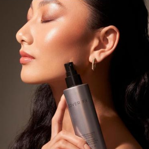 Cover FX High Performance Setting Spray - Picture 2 of 9